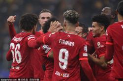 雷速体育网页版-红军在欧冠赛场接连取得胜利，冲击冠军宝座