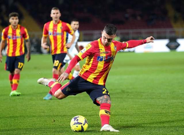 佩尔图亚门将表现出色,扑救多次保住胜利 佩尔图亚门将表现出色,扑救多次保住胜利