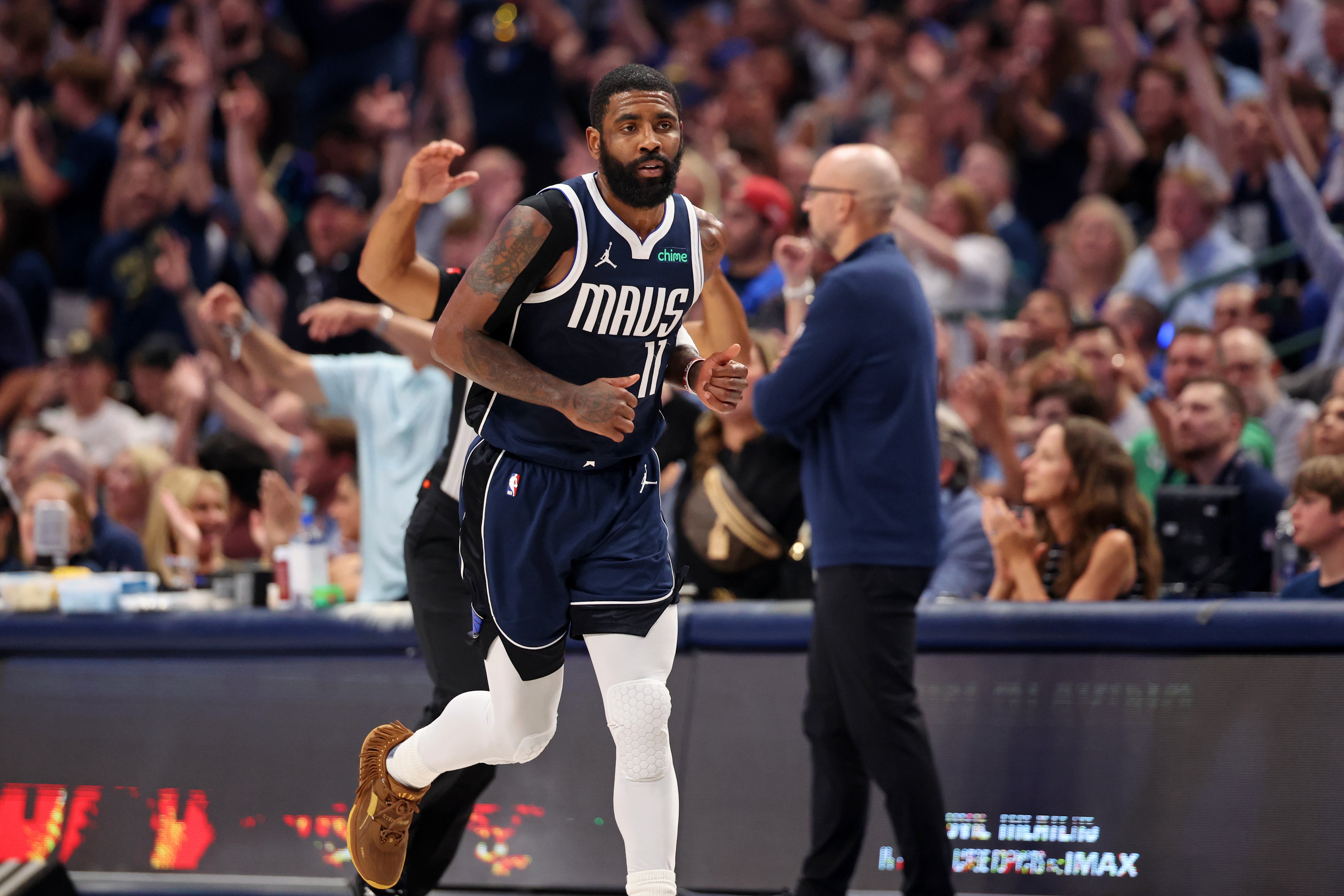 快船爆冷独行侠，布拉德利制霸全场的简单介绍