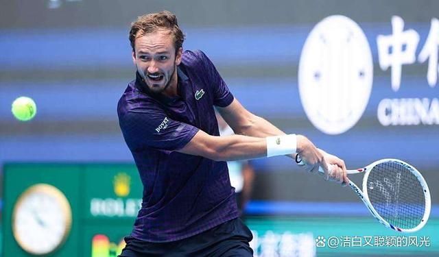 英国网球队爆冷法国网球队，梅德韦杰夫统治全场的简单介绍