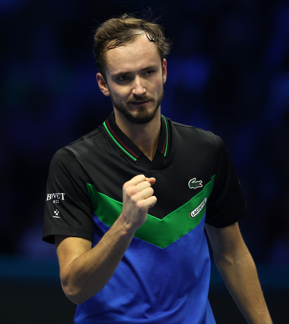 意大利网球队轻取西班牙网球队,梅德韦杰夫关键制胜的简单介绍 意大利网球队轻取西班牙网球队,梅德韦杰夫关键制胜的简单介绍