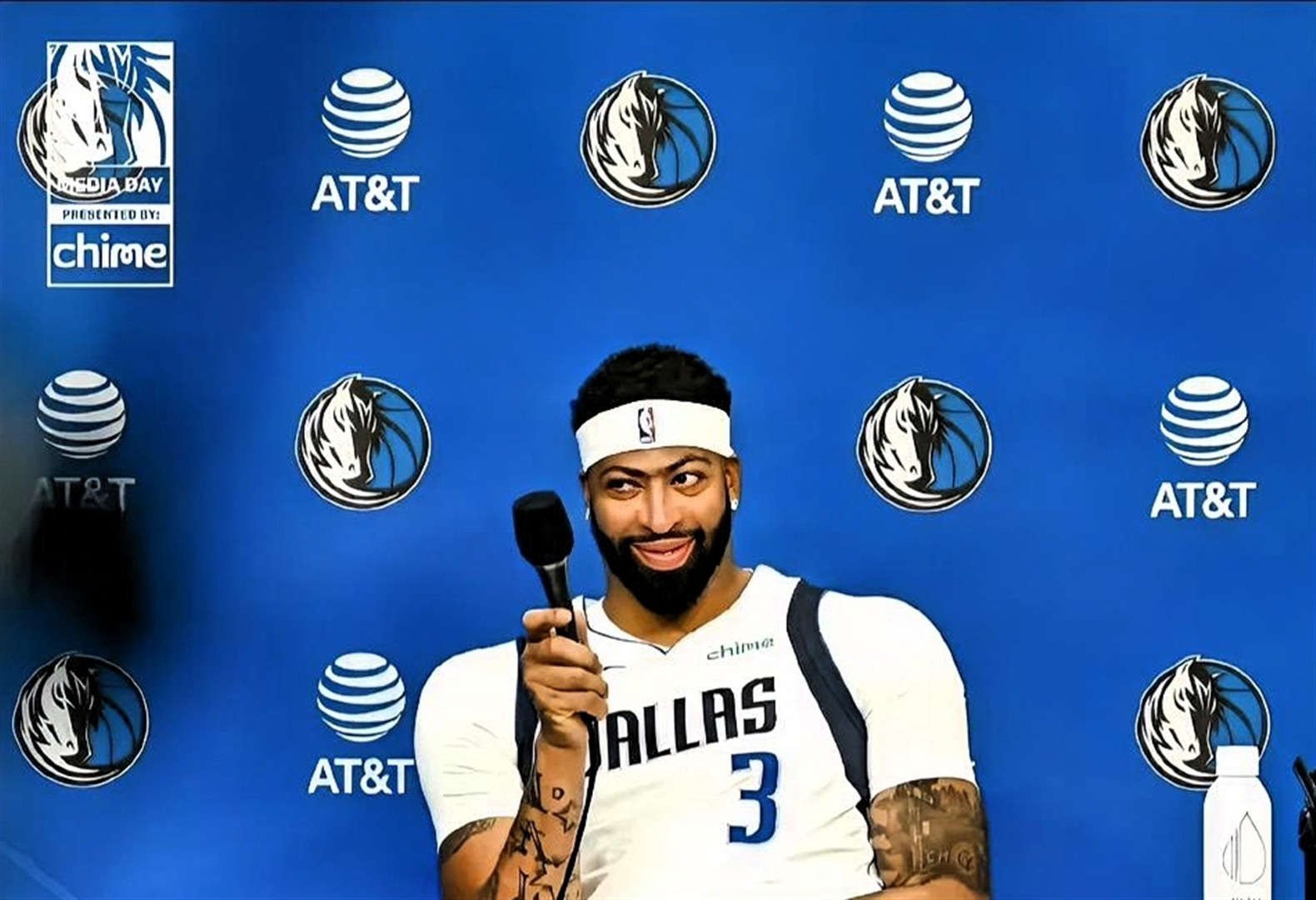 关于火箭完胜独行侠，浓眉哥惊艳四座的信息